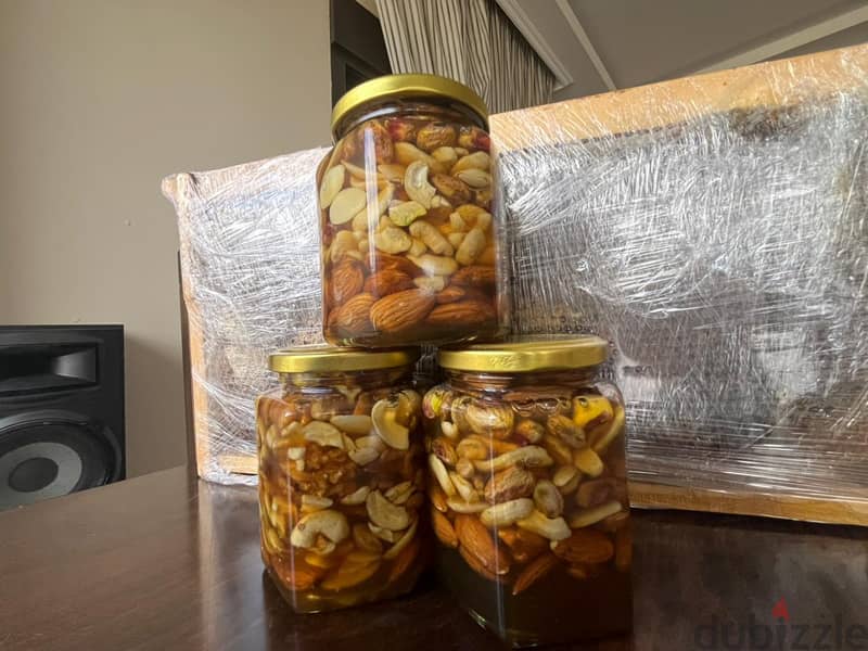 عسل وحبوب لقاح وعكبر 3
