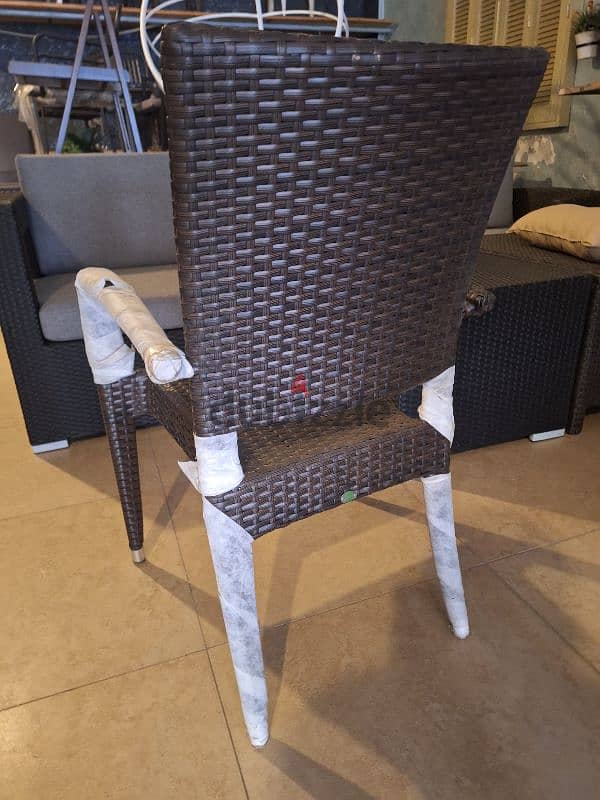 Razin chair 1
