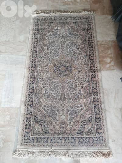 للبيع سجادة اوروبي 165cmx83cm عدد2 تصوير عاطل استعمال قليل .