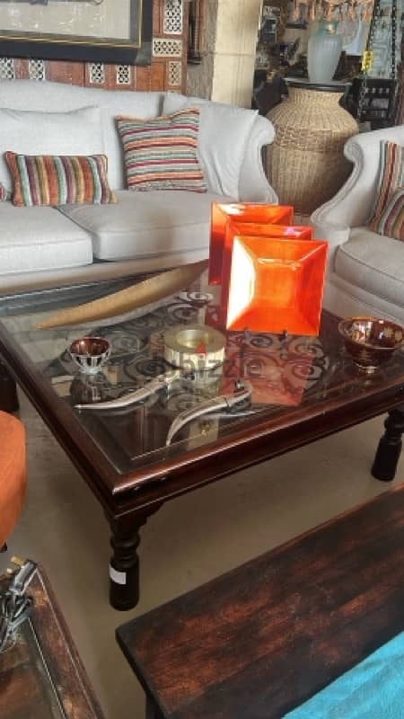 solid wood teak table with ferfoge 1