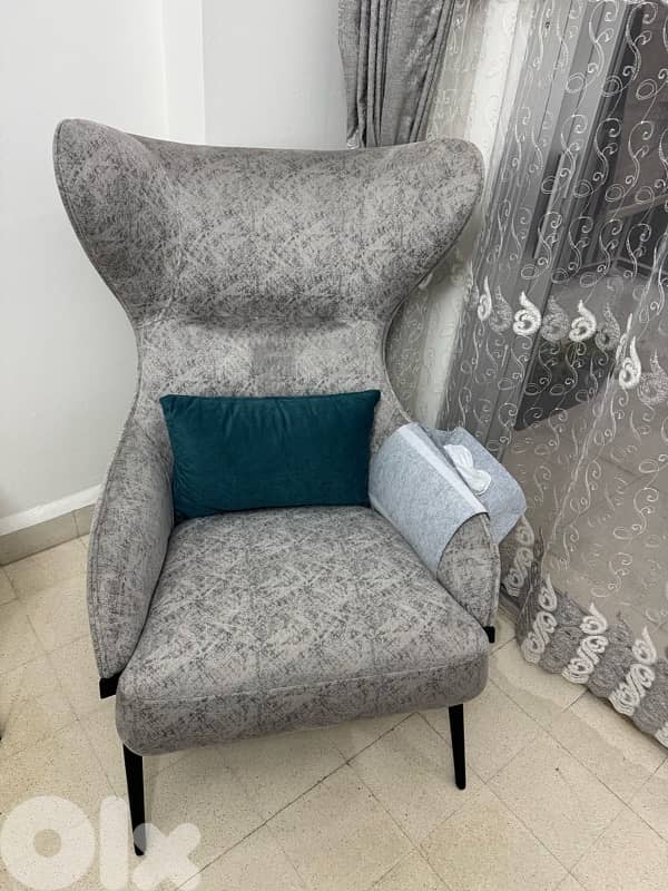 2 sofas ‘ 1 chair and 1 table new condition very highly quality 3