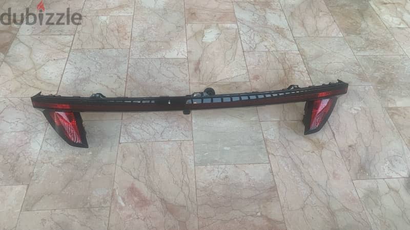 2022 HYUNDAI TUCSON TAIL LIGHT OEM INNER CENTER TAIL LIGHT W/ CAMERA 3