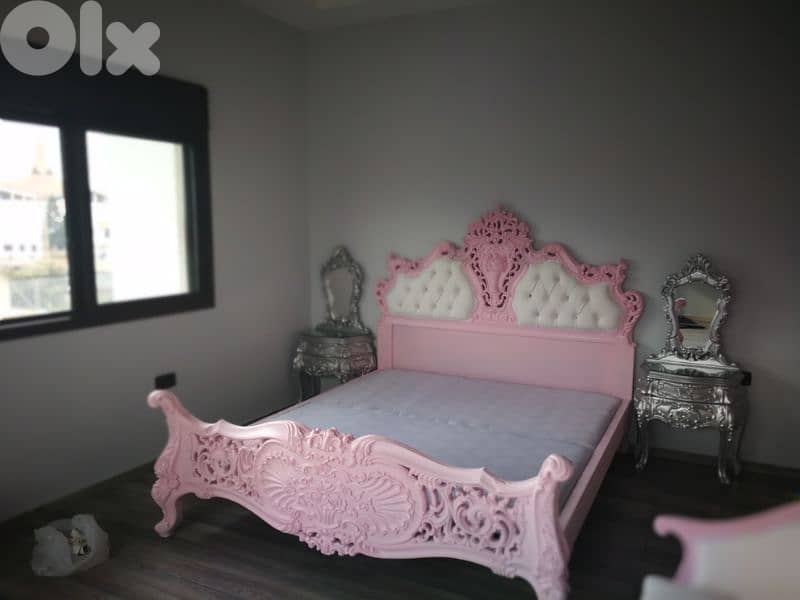 Queen's Bedroom 3