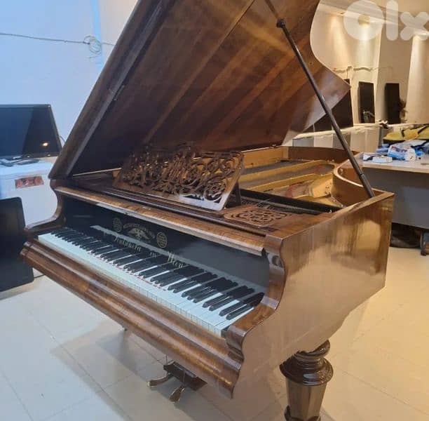 Discounts on pianos up to 40% 9