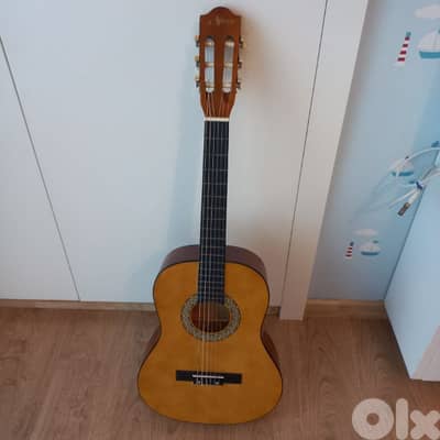 Guitar Trois-Quart offered for sale
