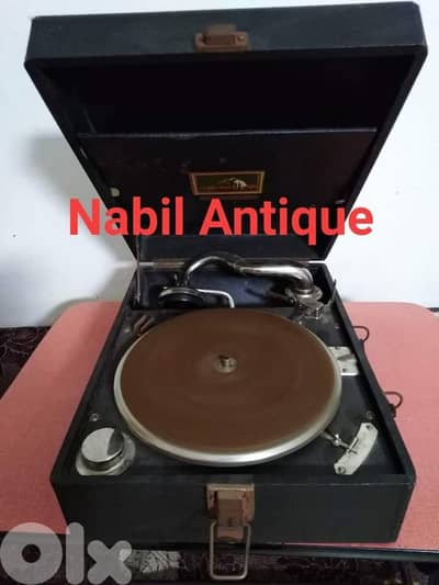 VINTAGE GRAMAPHON  ENGLAND WORKING