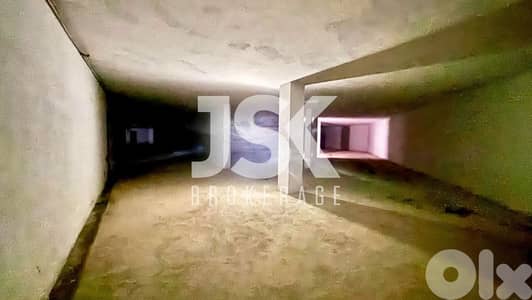 L17828-500 SQM Warehouse For Rent in Badaro