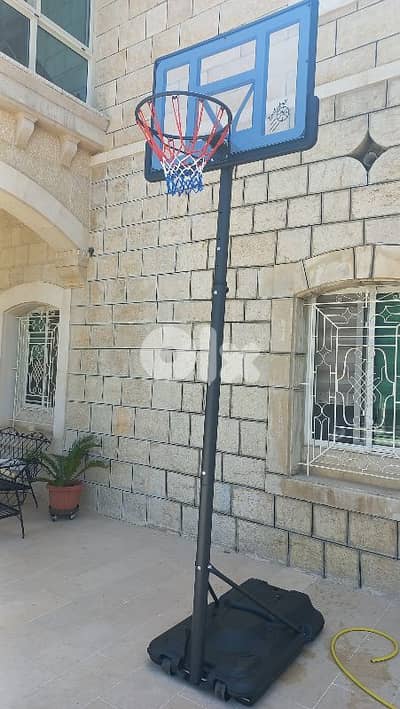 Now 130$ was 170$ movable basketball hoop