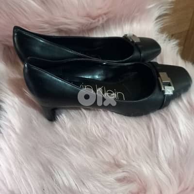 calvin klein size 37