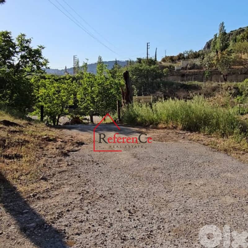 EXLUSIVE prime Land for sale in Chartoun أرض مميزة للبيع في شارتون 2