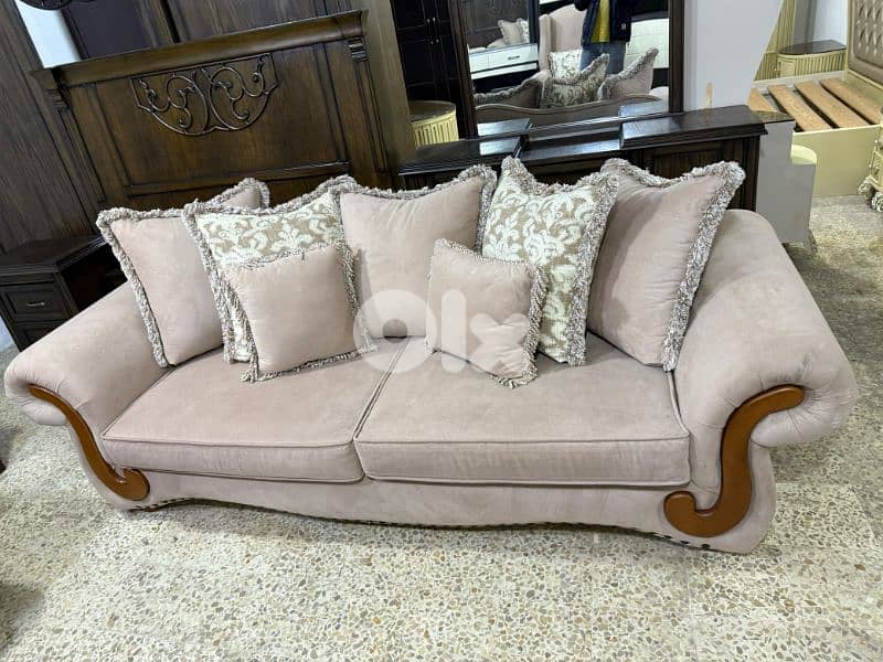 طقم كنبايات مودرن شغل Maximo مع طاولة نص وطاولة Tv شبه جديد 1