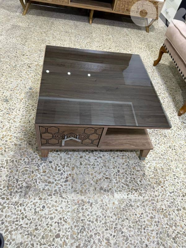 طقم كنبايات مودرن شغل Maximo مع طاولة نص وطاولة Tv شبه جديد 7