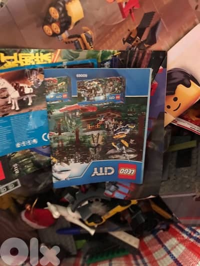 lego a verrry big bag include  a lot of catalogue