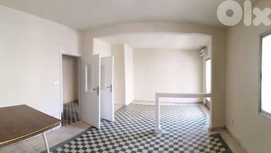 L18030- Bright Apartment For Rent in Achrafieh, Sioufi