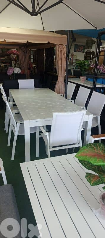 Table aluminum with opening طاولة الومينيوم بتفتح