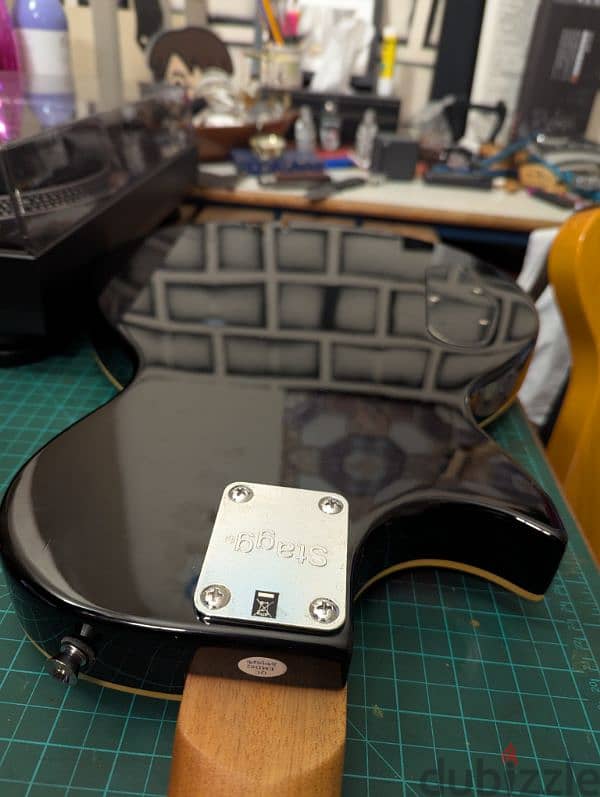 Electric Guitar 4
