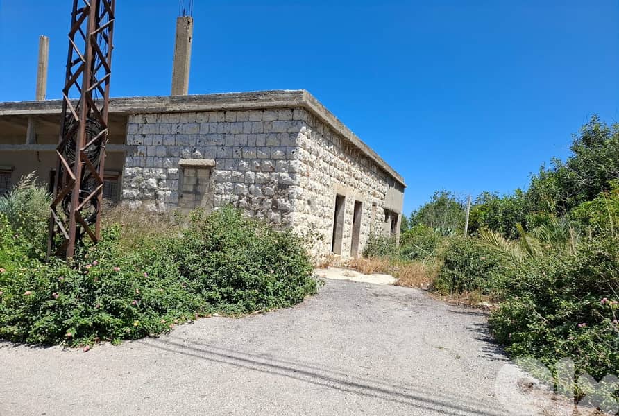 Land with stand-alone house for sale in Hamatأرض مع منزل مستقل للبيع 1
