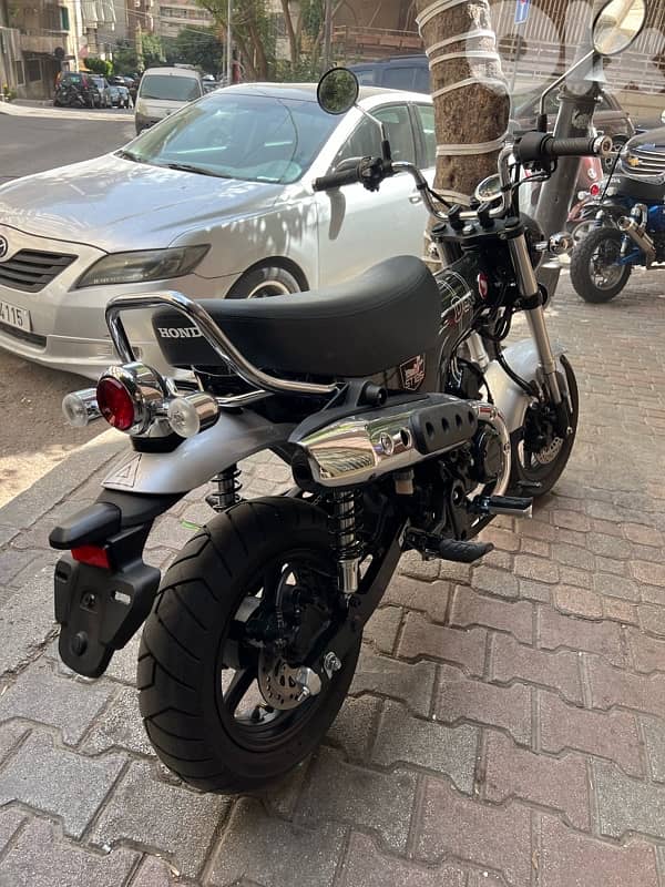 Honda Dax 125 Cc 10