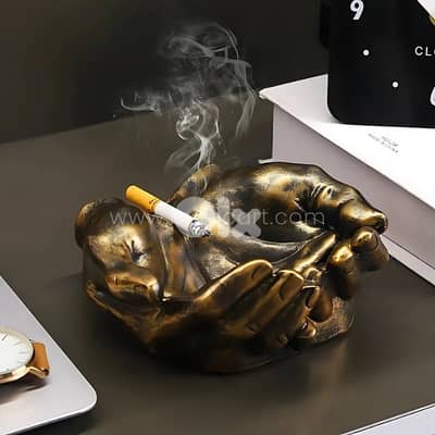 Creative Hand Ashtray – Gothic Decor Holder for Smoking & Display