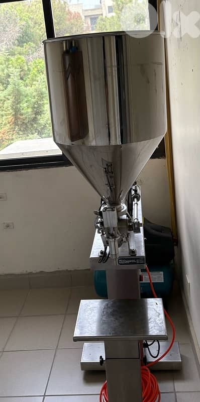 spreads filling machine