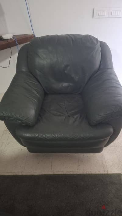 3 beautiful italian green leather sofas in good condition