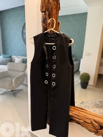 zara vest new in tag, size m