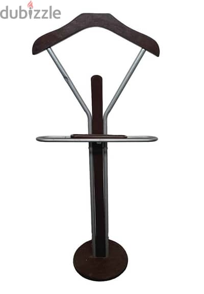 Vintage Clothes Stand – Classic Charm Meets Daily Use!