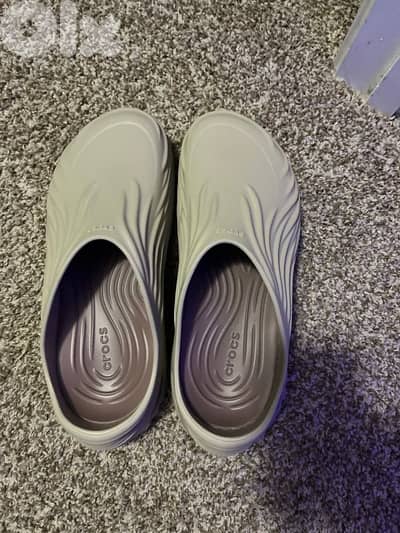 8I-539225 Authentic Crocs echo wave