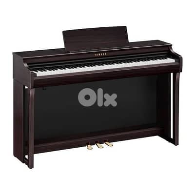 Yamaha Clavinova clp-825 digital (electric) piano.    CAll: 76360442