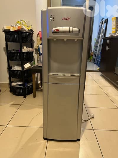 water cooler براد ماي magic مستمعل نضيف حجم كبير 3 خانات وخزانه تحت