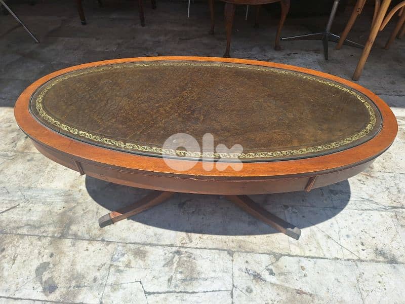 طاولة ريجنسي إنجليزية مميزة وجه جلد ناعمة coffee table 1