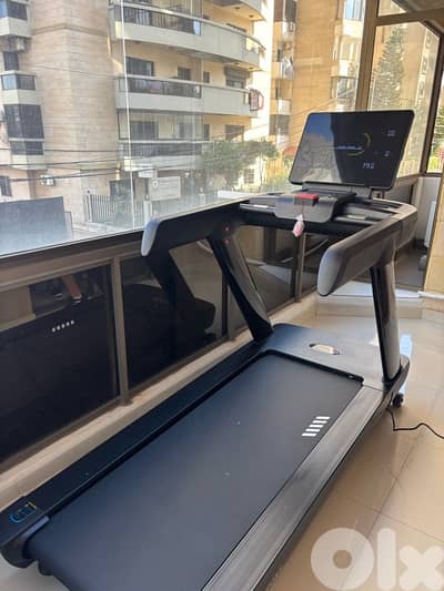 Commercial Motorized Treadmill 6HP AC Motor
