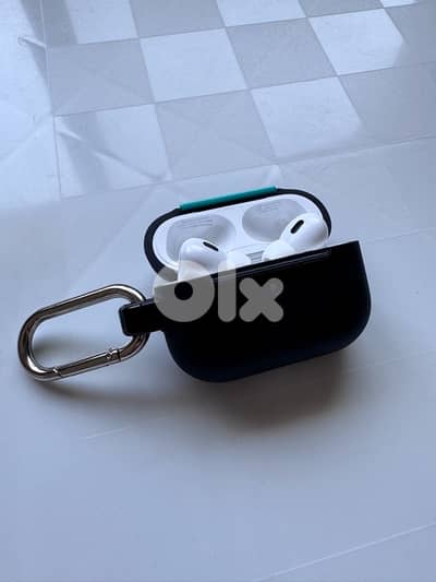 Airpods Pro 2nd Gen Usb-C with 2 Casetify Covers