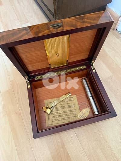 Cigar box