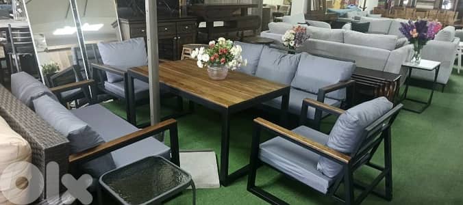 set outdoor 7seats  طقم للخارج مع طاولة وفرش