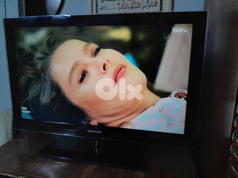 samsung 32 LCD HDMI like new 3