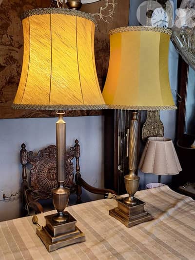 2 large bronze lamps