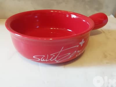 Bright red glazed Switserland caquelon clay 2 liter capacity for 2-4 p