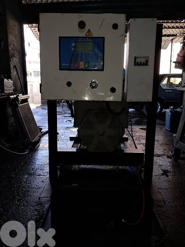 مولد 30 kva شبه جديد مجموعة انجليزية بدون كاتم 6