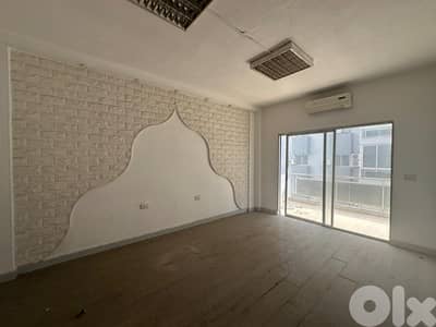 مكتب للايجار في الزلقا Office for rent in Zalka