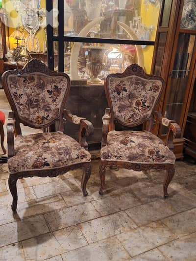 massif wooden hand chairs