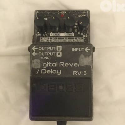 boss pedal digital reverb and delay RV 3