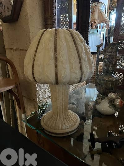 mushroom design globe