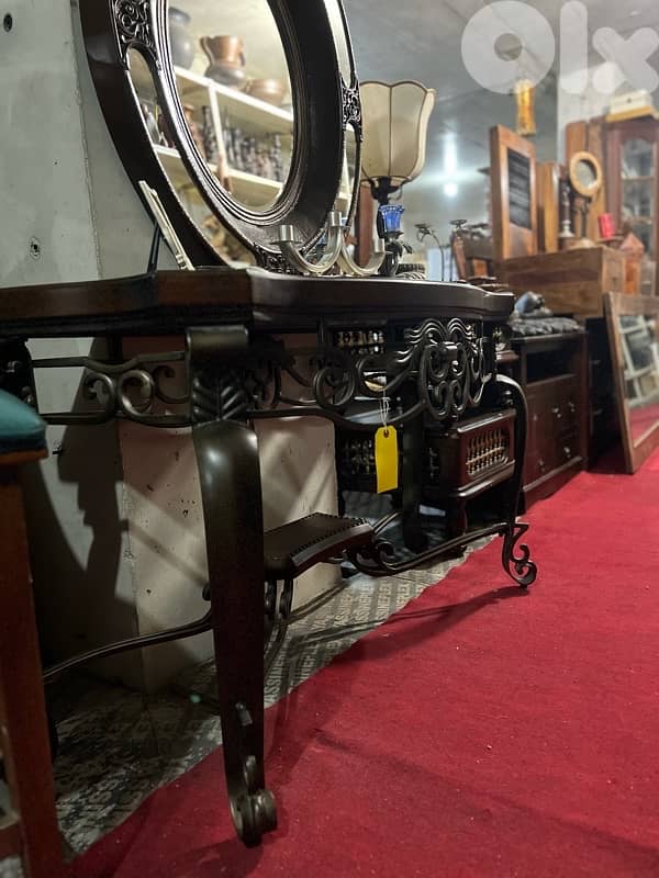 console with mirror 3
