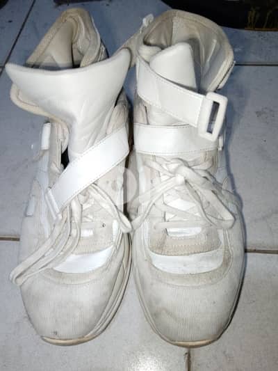 Tommy Hillfiger white shoes.