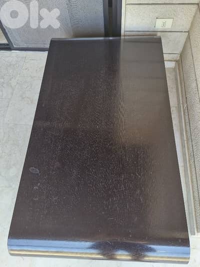 L Sofa & center table