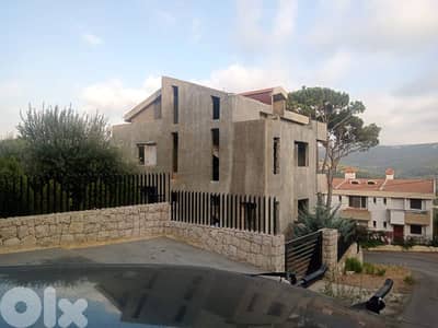 villa For sale in baabdat فيلا للبيع في بعبدات