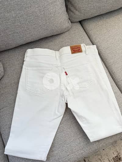 levis shaping white jeans size s like new, rarely worn