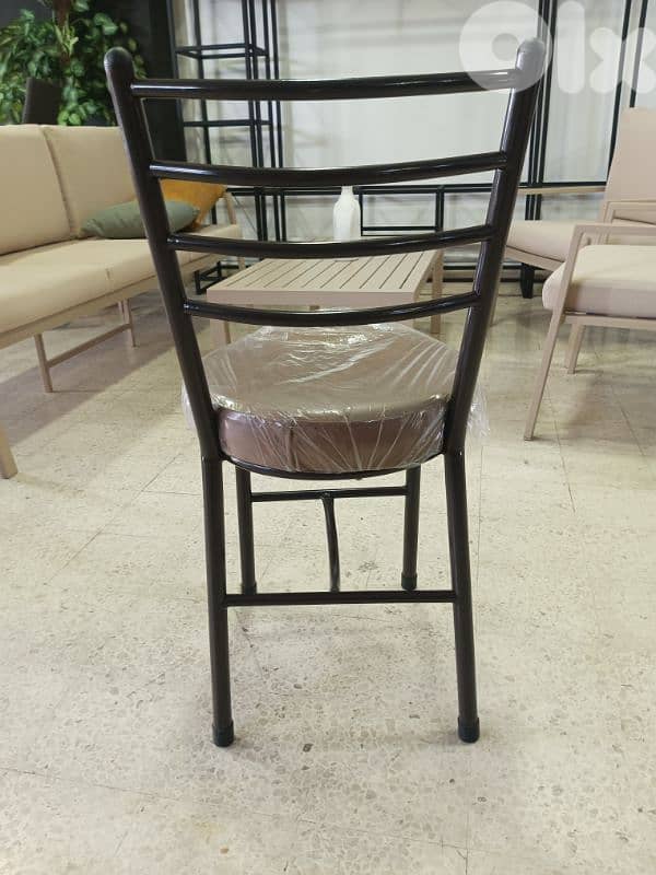 Friends chair 2