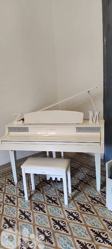 YAMAHA GRAND PIANO